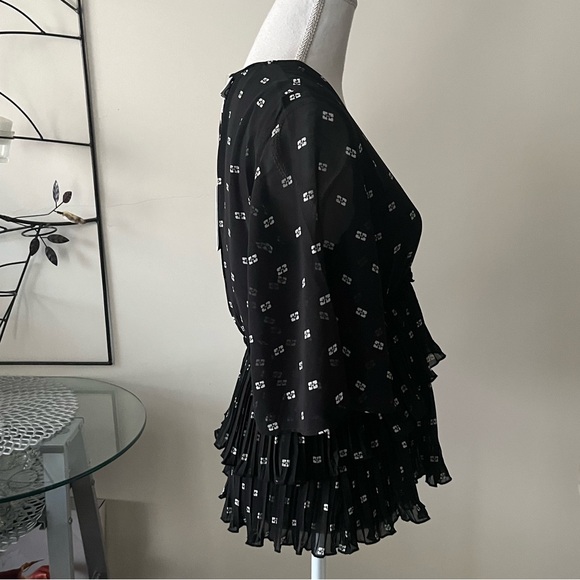 GANNI Black Graphic V Neck Georgette Flounce Blouse Short Sleeve sz 38 US 6 NWT - Picture 7 of 15